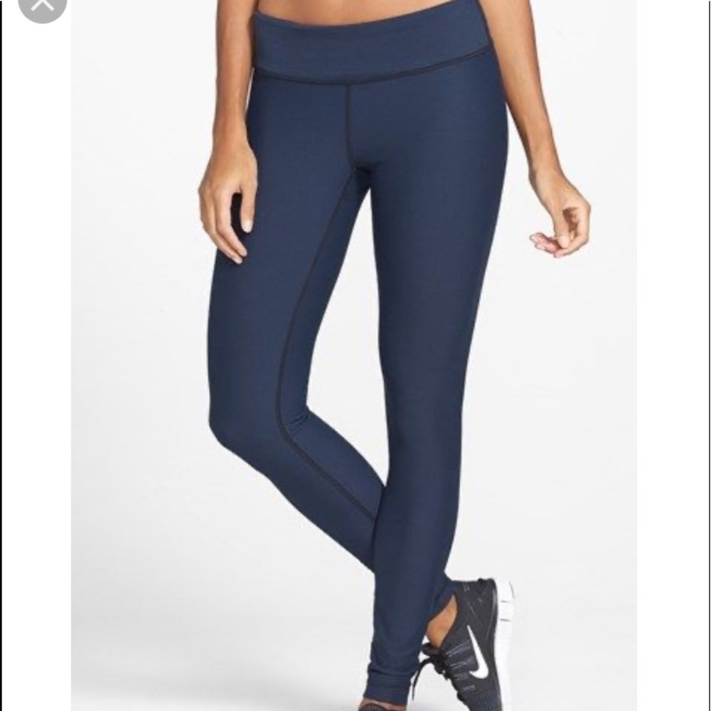 1 Black 1 Navy Zella Live in reversible leggings